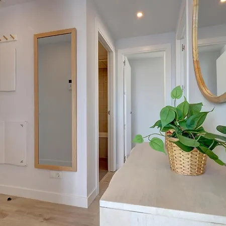 Stylish Floor 2 Bedroom Escape In Apartment *