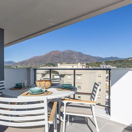 Stylish Floor 2 Bedroom Escape In Apartment Estepona
