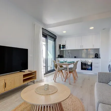Stylish Floor 2 Bedroom Escape In Apartment